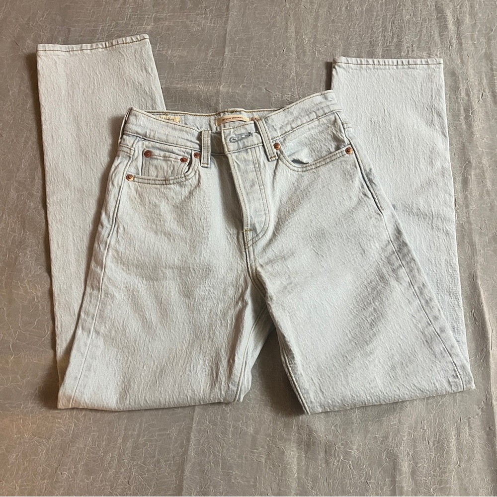 SOLD Levi's Wedgie Straight Button Fly Light Blue Jeans size 23